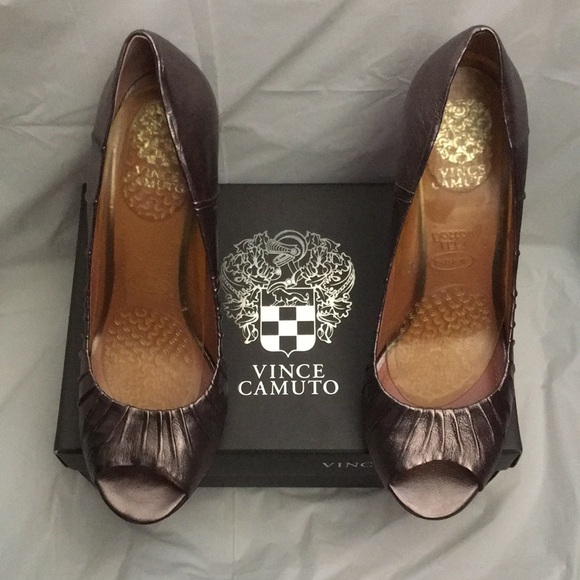Ladies’ Vince Camuto Peep-toe Steel VC-ARA Pumps (9-1/2B) - Picture 1 of 15